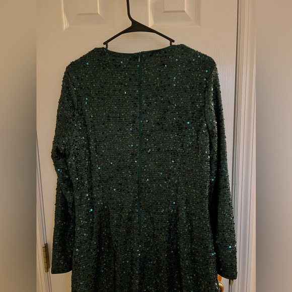 Green sequin dress - Picture 5 of 7